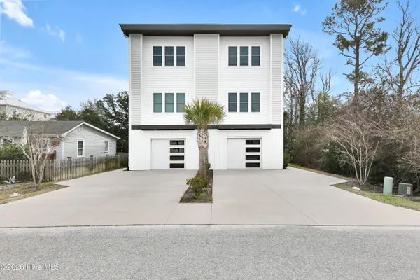 $839,000 | 1407 Searay Ln., Unit 2, Carolina Beach, NC 28428