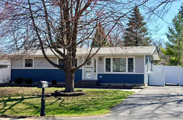 $289,000 | 21437 West Engle Drive, Lake Villa, IL 60046