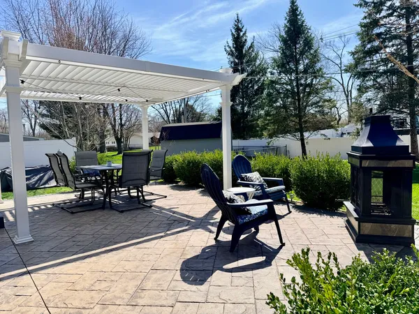 $289,000 | 21437 West Engle Drive, Lake Villa, IL 60046