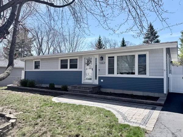 $289,000 | 21437 West Engle Drive, Lake Villa, IL 60046