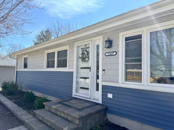 $289,000 | 21437 West Engle Drive, Lake Villa, IL 60046