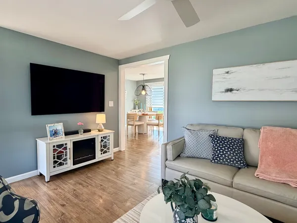 $289,000 | 21437 West Engle Drive, Lake Villa, IL 60046
