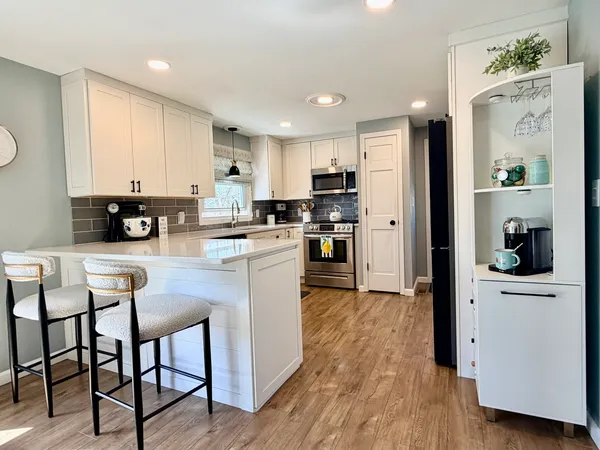 $289,000 | 21437 West Engle Drive, Lake Villa, IL 60046