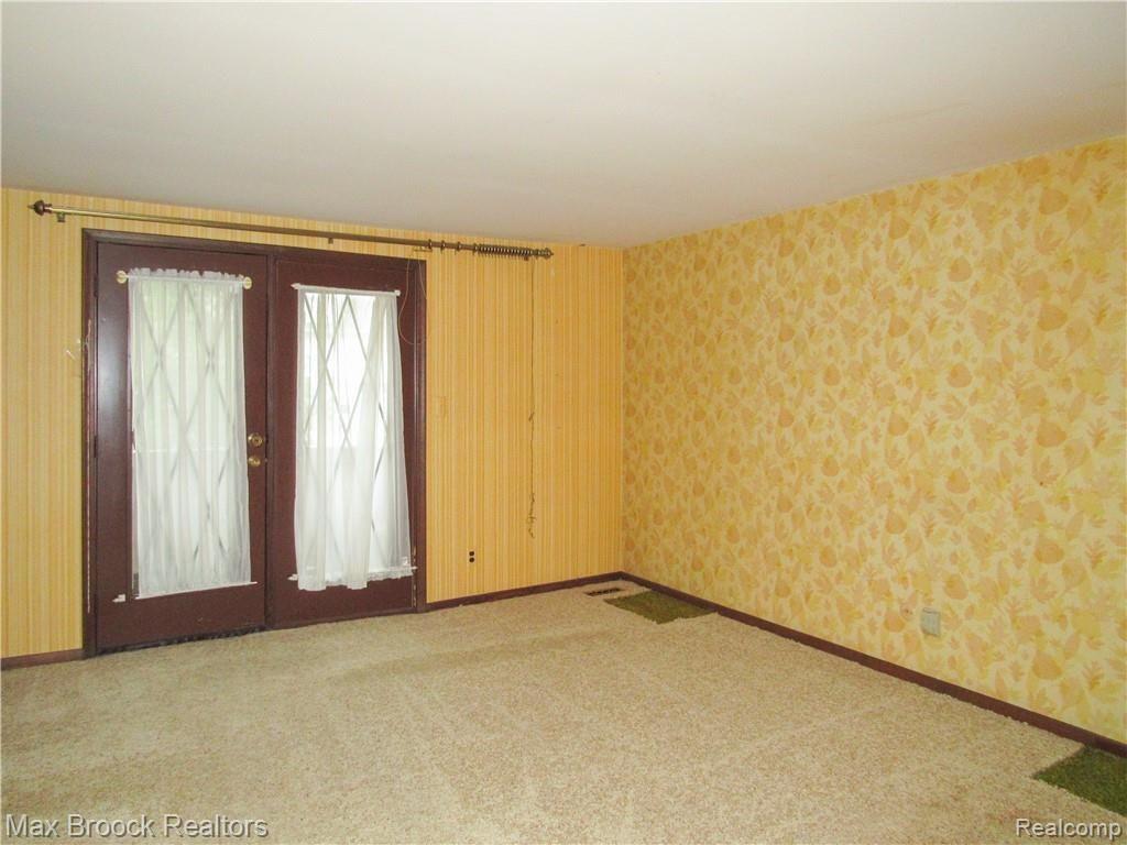 3148 Summers Road Keego Harbor, MI 48320 - Photo 7 of 19 3148SummersRd-13.jpg