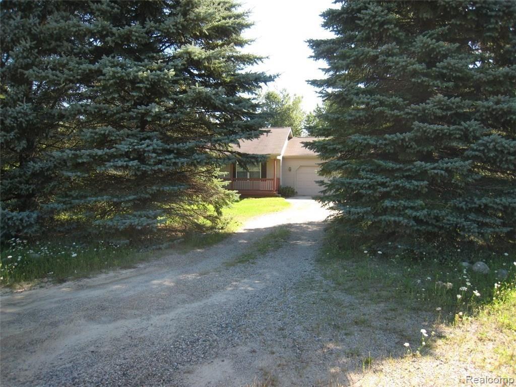 2230 Johnson Mill Road North Branch, MI 48461 - Photo 2 of 23 Front drive.jpg