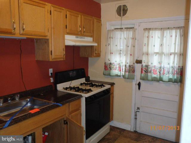 1927 Kelmore Road Baltimore, MD 21222 - Photo 6 of 12 Interior (General)