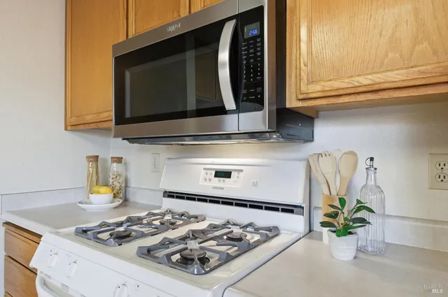 $759,000 | 542 Acadia Drive, Petaluma, CA 94954