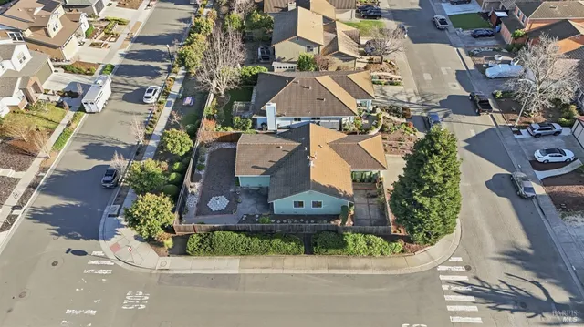 $759,000 | 542 Acadia Drive, Petaluma, CA 94954