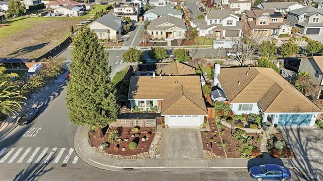 $759,000 | 542 Acadia Drive, Petaluma, CA 94954