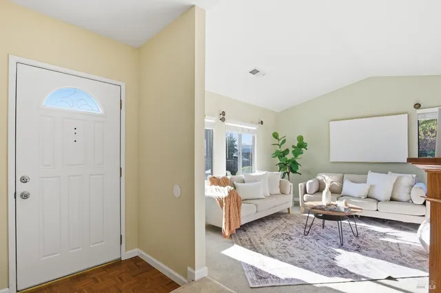 $759,000 | 542 Acadia Drive, Petaluma, CA 94954