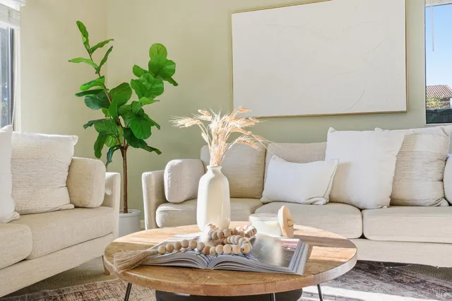 $759,000 | 542 Acadia Drive, Petaluma, CA 94954