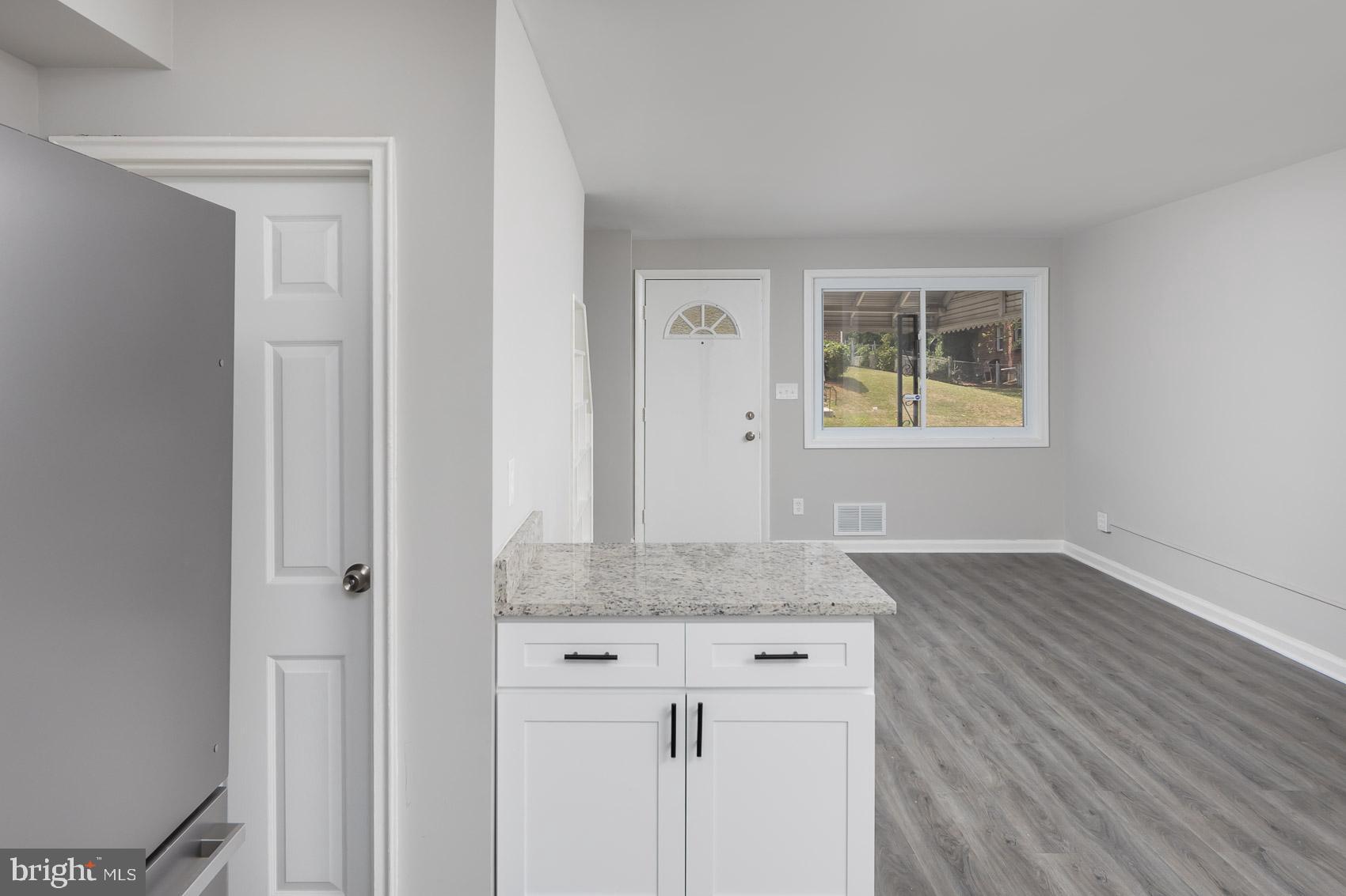 1013 Stamford Road Baltimore, MD 21229 - Photo 17 of 38