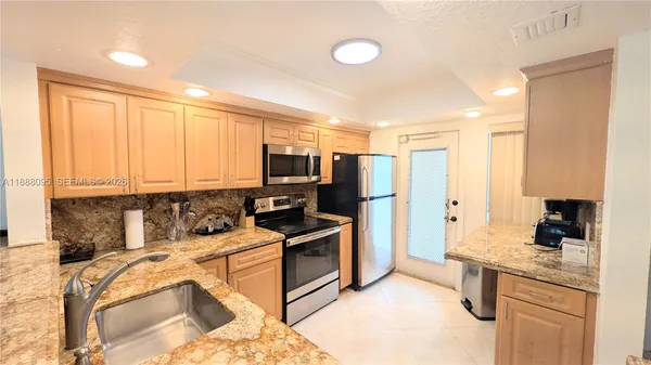 $1,950 | 3090 North Course Drive, Unit 304, Pompano Beach, FL 33069