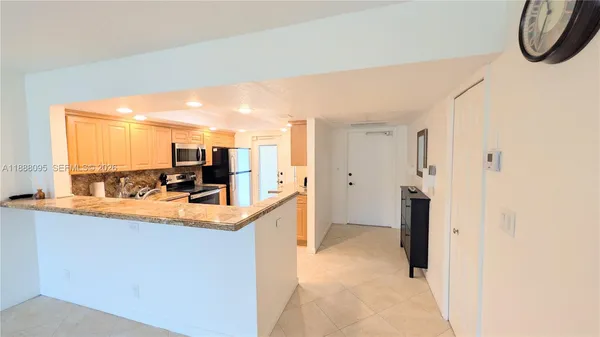 $1,950 | 3090 North Course Drive, Unit 304, Pompano Beach, FL 33069