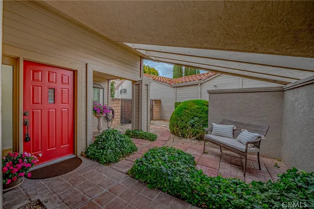 a view of a entrance door of the house