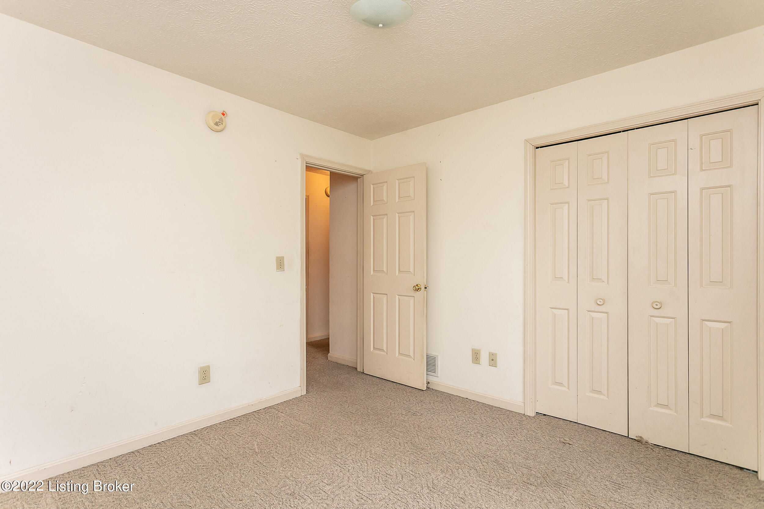 881 Cheyenne Road Radcliff, KY 40160 - Photo 26 of 32 881Cheyenne026