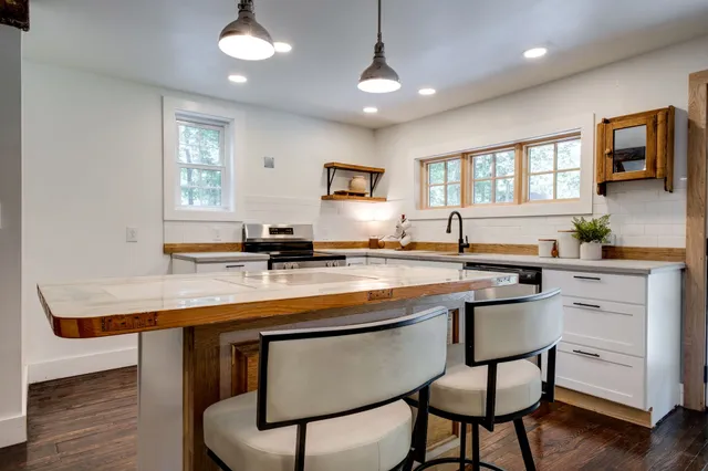 $499,900 | 8036 Keys Branch Road, Nunnelly, TN 37137