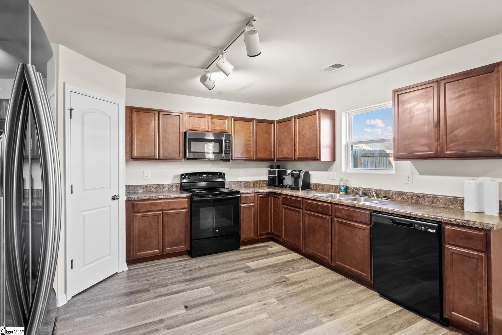 43 Jones Creek Circle Greer, SC 29650 - Photo 2 of 40