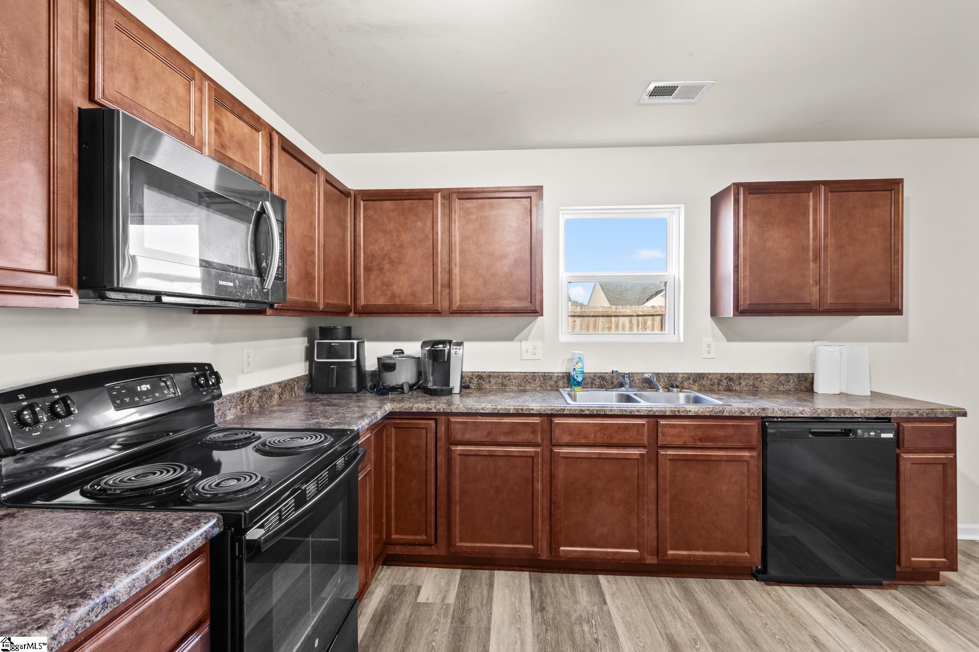 43 Jones Creek Circle Greer, SC 29650 - Photo 4 of 40