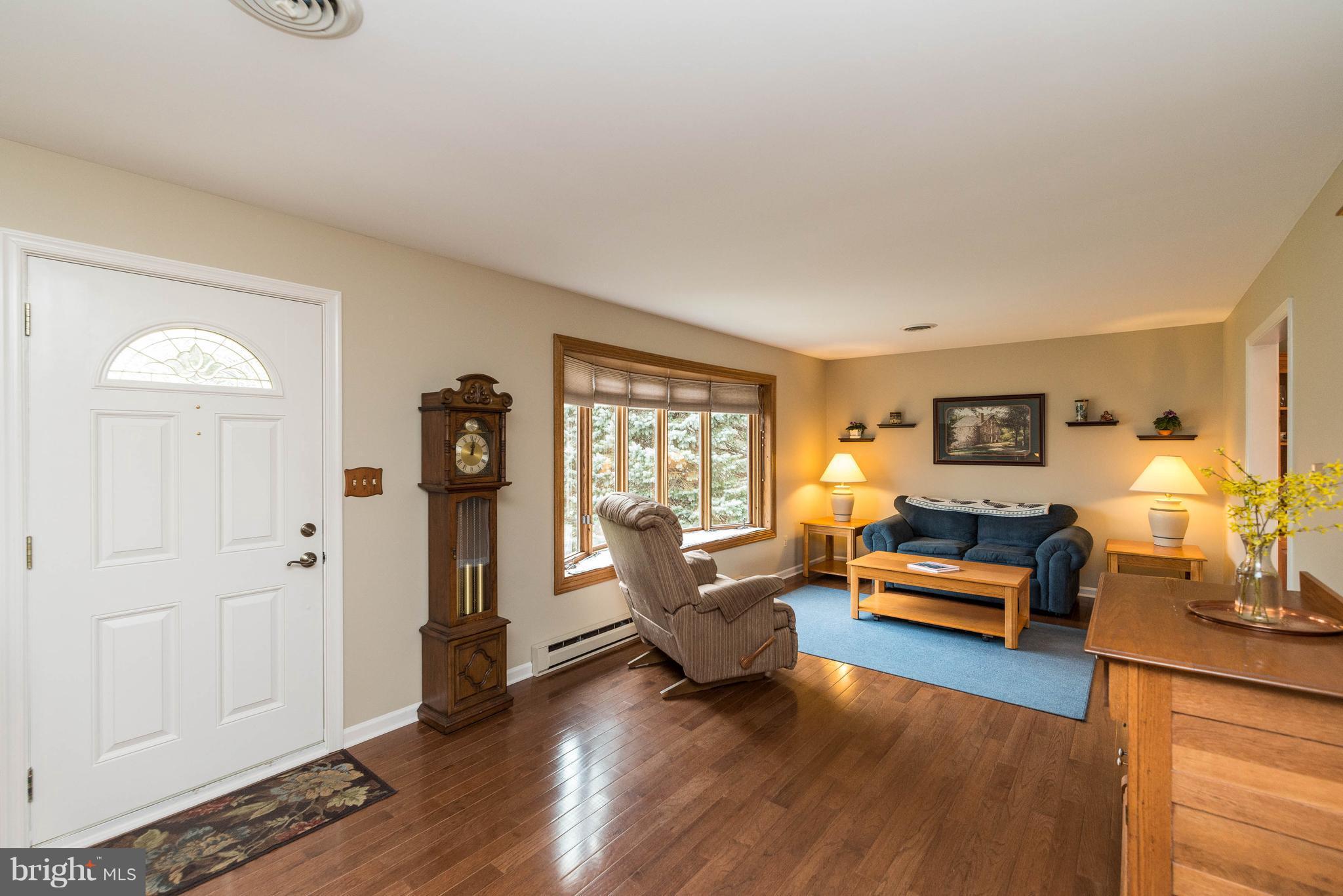 2221 Ridgemont Drive Finksburg, MD 21048 - Photo 3 of 30 Living Room