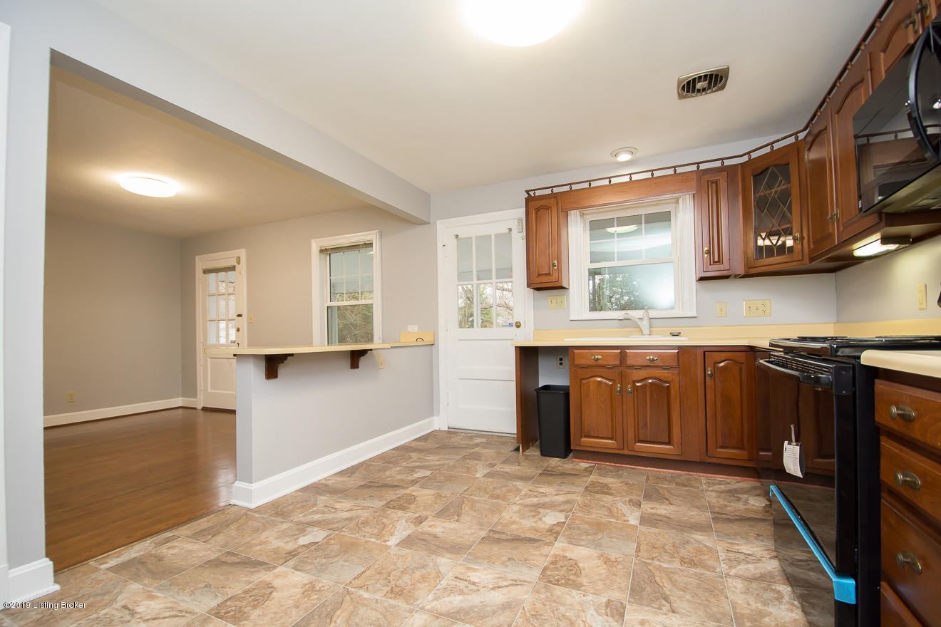 8615 Whipps Mill Road Louisville, KY 40222 - Photo 11 of 59 WhippsMill-20