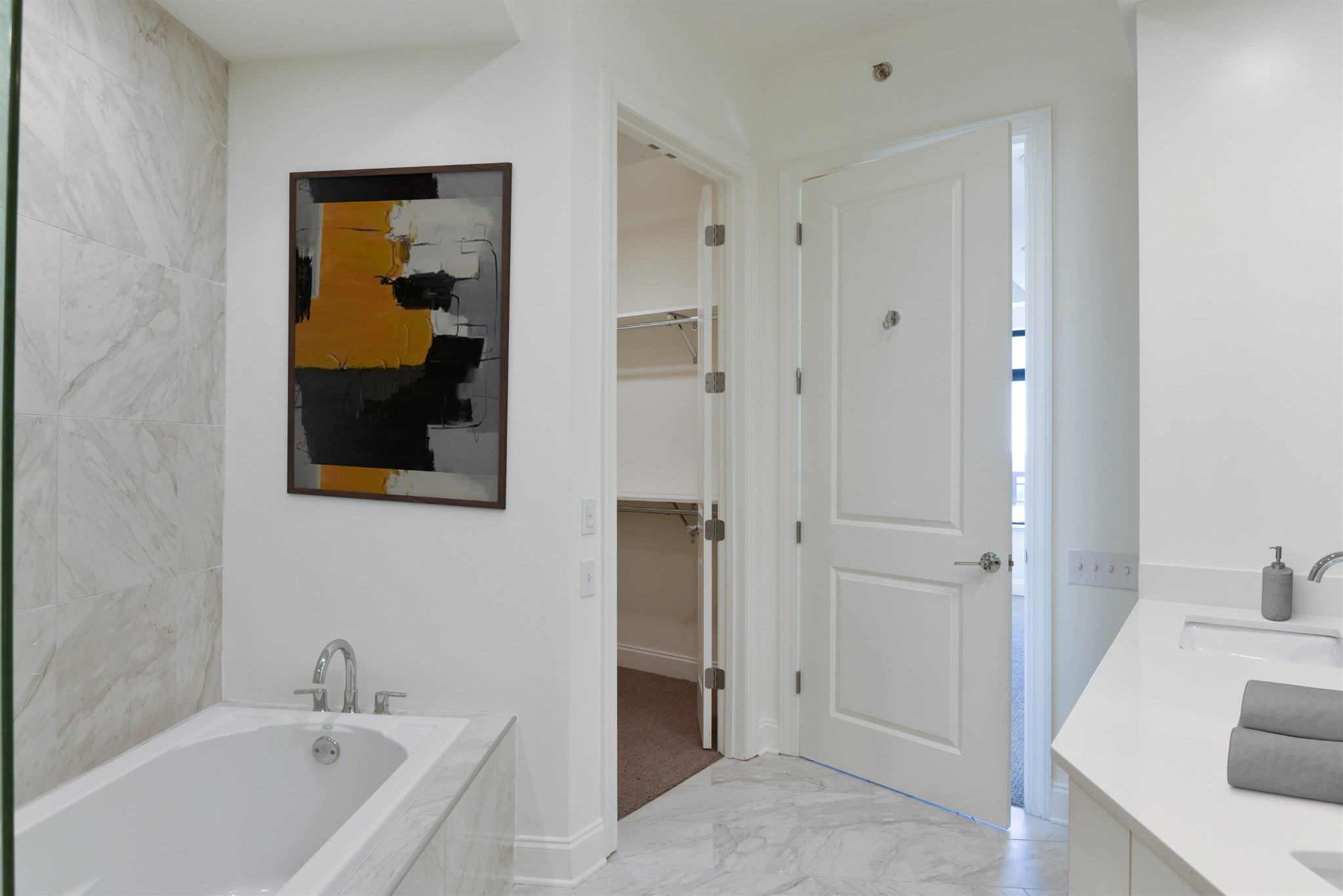 717 Riverside Drive, Unit 1207 Memphis, TN 38103 - Photo 13 of 27 Gallery Image 13