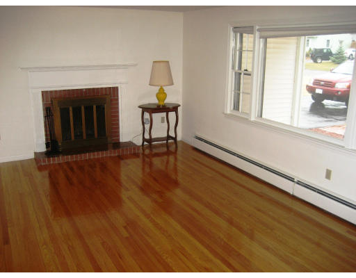 78 Briarcliff Street Springfield, MA 01128 - Photo 3 of 15 Gallery Image 3