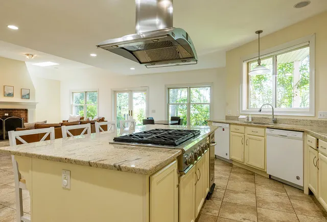 $949,000 | 794 Pleasant Point Road, Cushing, ME 04563