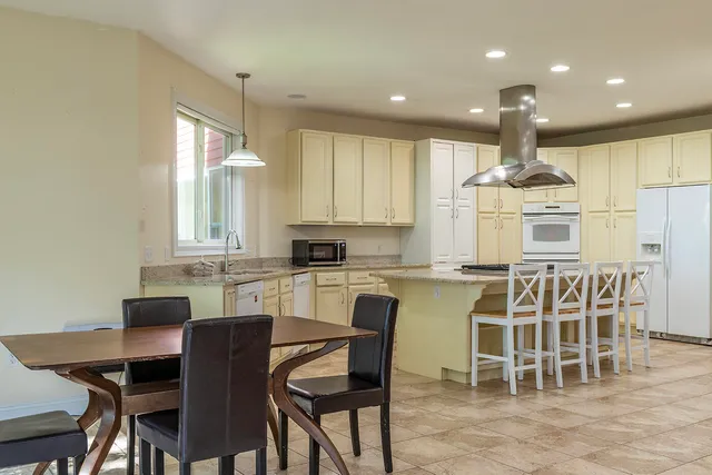 $949,000 | 794 Pleasant Point Road, Cushing, ME 04563