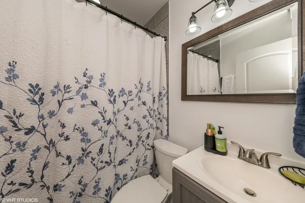 $2,900 | 2009 West 17th Street, Unit 1F, Chicago, IL 60608