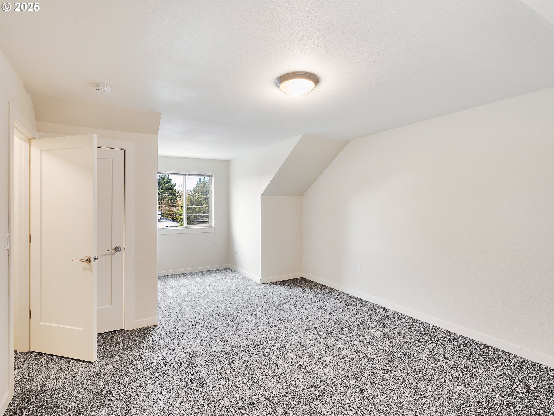 10829 East Burnside Street Portland, OR 97216 - Photo 17 of 23