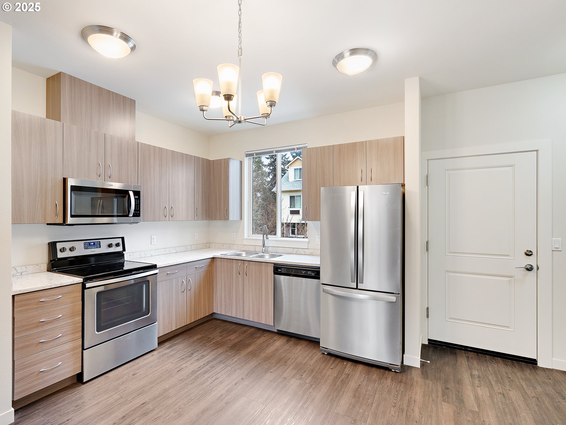 10829 East Burnside Street Portland, OR 97216 - Photo 2 of 23