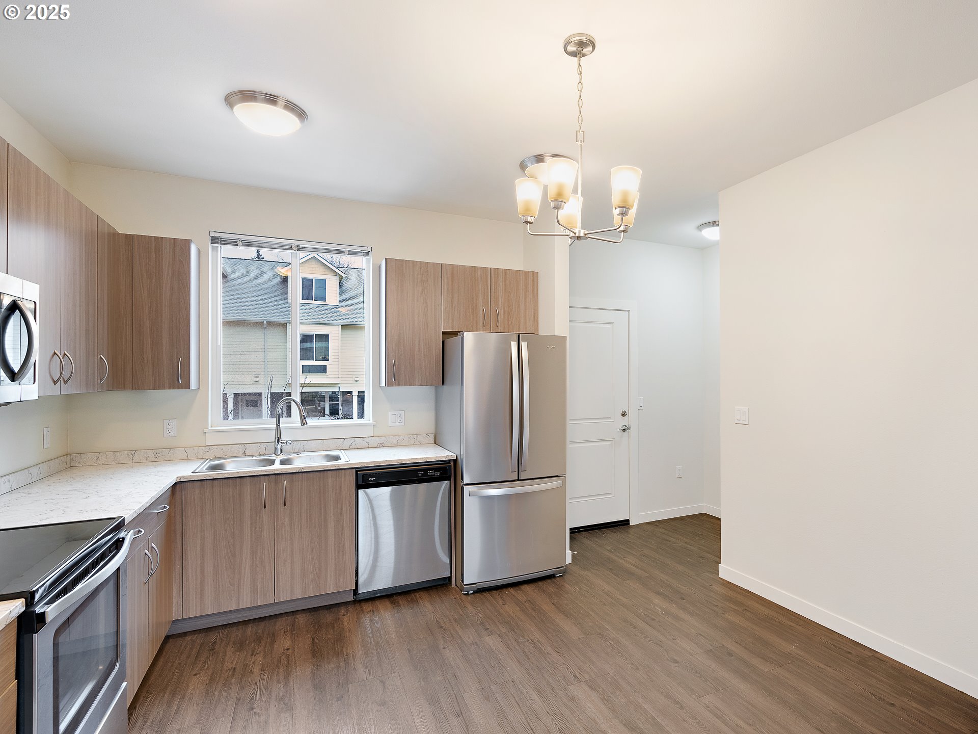 10829 East Burnside Street Portland, OR 97216 - Photo 3 of 23