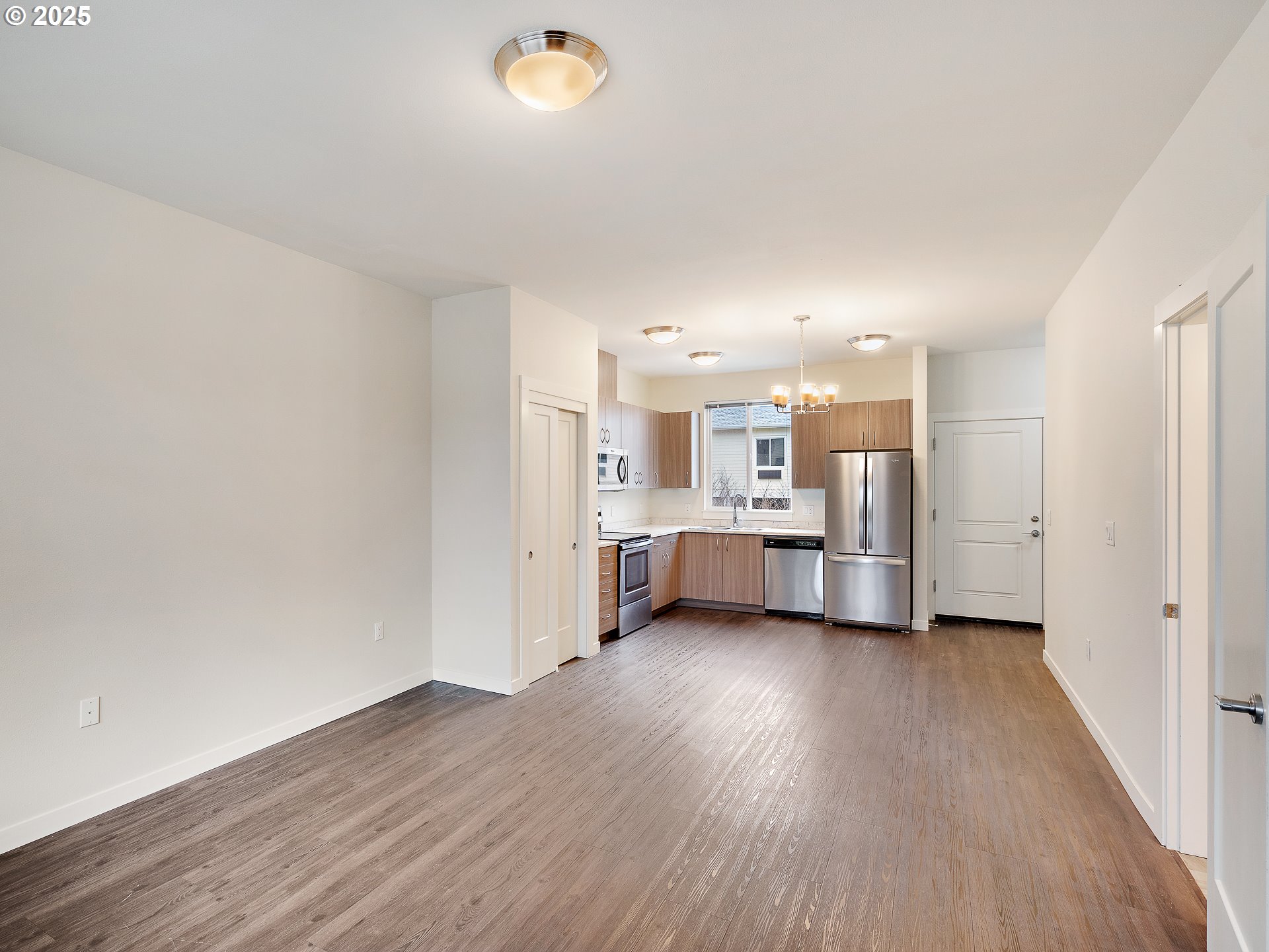 10829 East Burnside Street Portland, OR 97216 - Photo 5 of 23