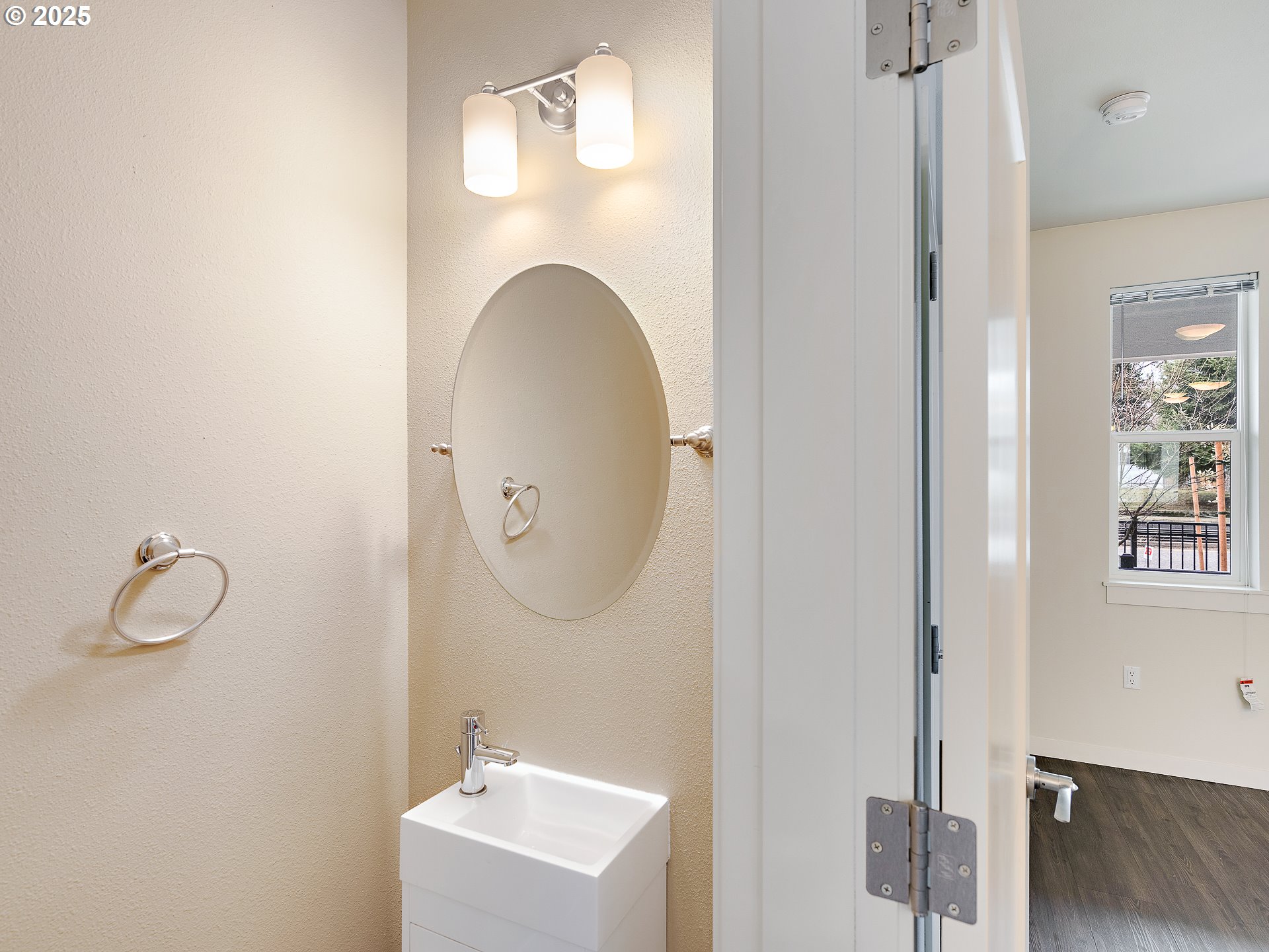 10829 East Burnside Street Portland, OR 97216 - Photo 6 of 23