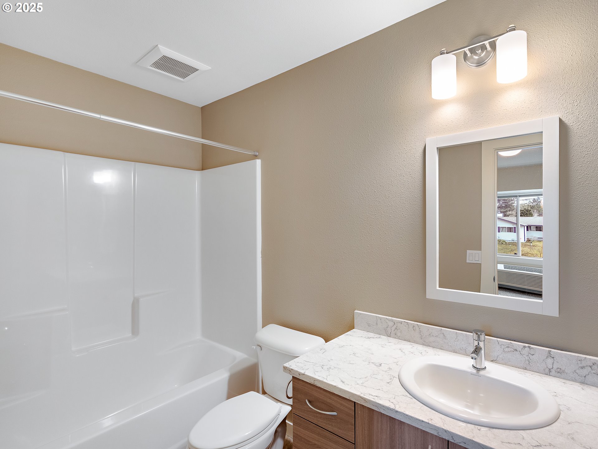 10829 East Burnside Street Portland, OR 97216 - Photo 10 of 23