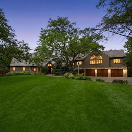 $1,600,000 | 10420 Bluff Circle, Chaska, MN 55318