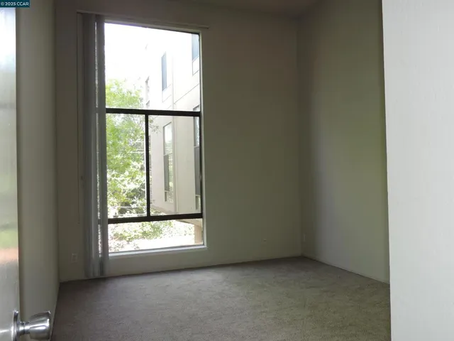 a view of entryway front of house