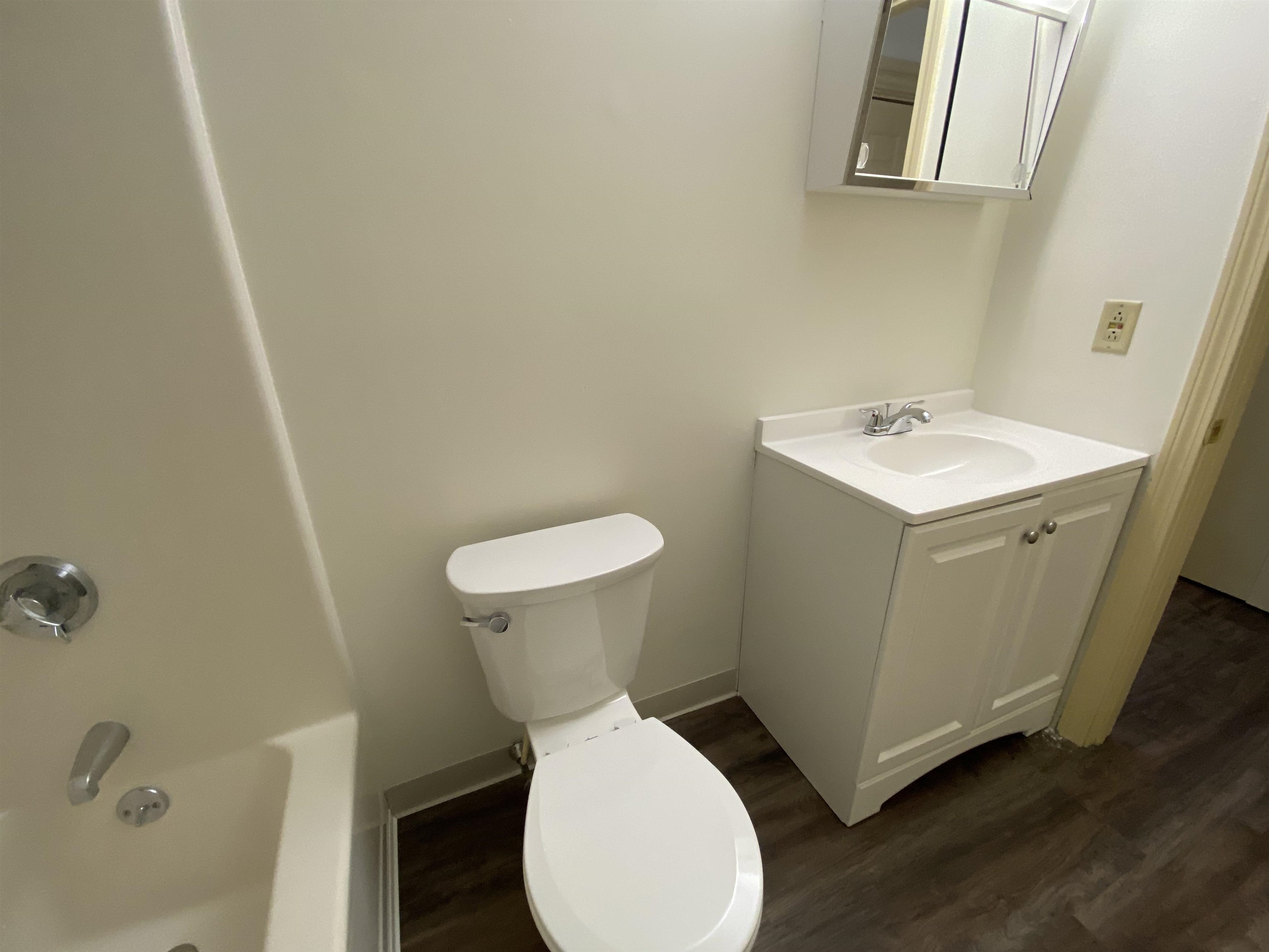 30 Hanover Street, Unit 301 Manchester, NH 03101 - Photo 27 of 39