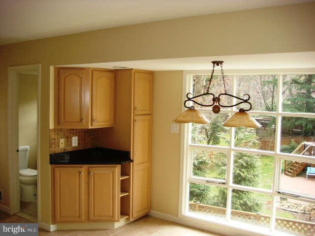 8205 Langbrook Road Springfield, VA 22152 - Photo 12 of 20 Kitchen