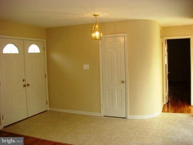 8205 Langbrook Road Springfield, VA 22152 - Photo 6 of 20 Interior (General)