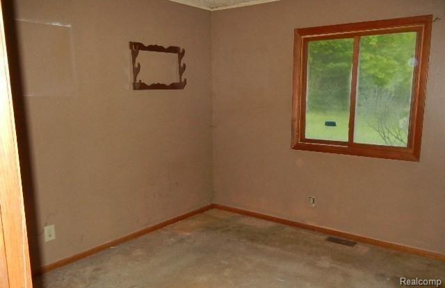 5391 East Bevens Road Deford, MI 48729 - Photo 5 of 7 71733372 Bed.jpg