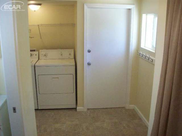 2194 North Center Road Burton, MI 48509 - Photo 11 of 14 20441787-10.JPG