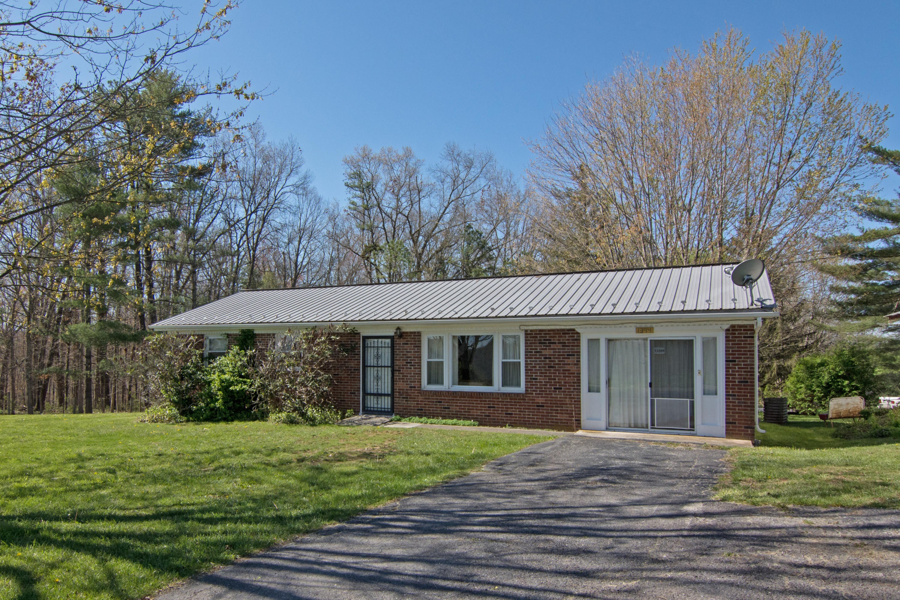 1394 Boggs Road Frankford, WV 24938 - Photo 3 of 46 Gallery Image 3