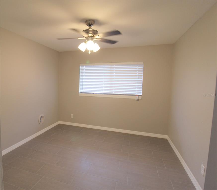 3001 Bee Ridge Road, Unit 215 Sarasota, FL 34239 - Photo 5 of 17