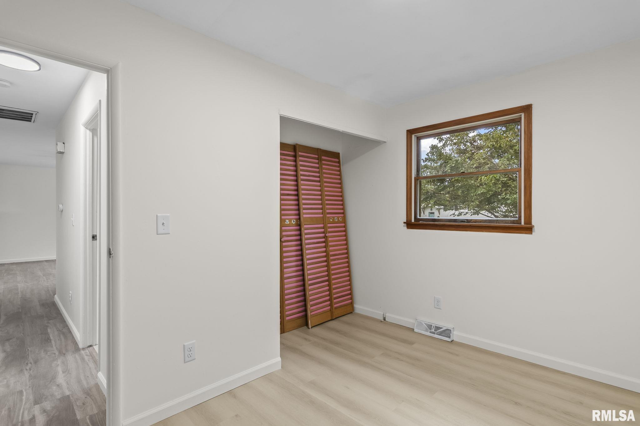 300 Parkview Drive Rochester, IL 62563 - Photo 13 of 24 Gallery Image 13
