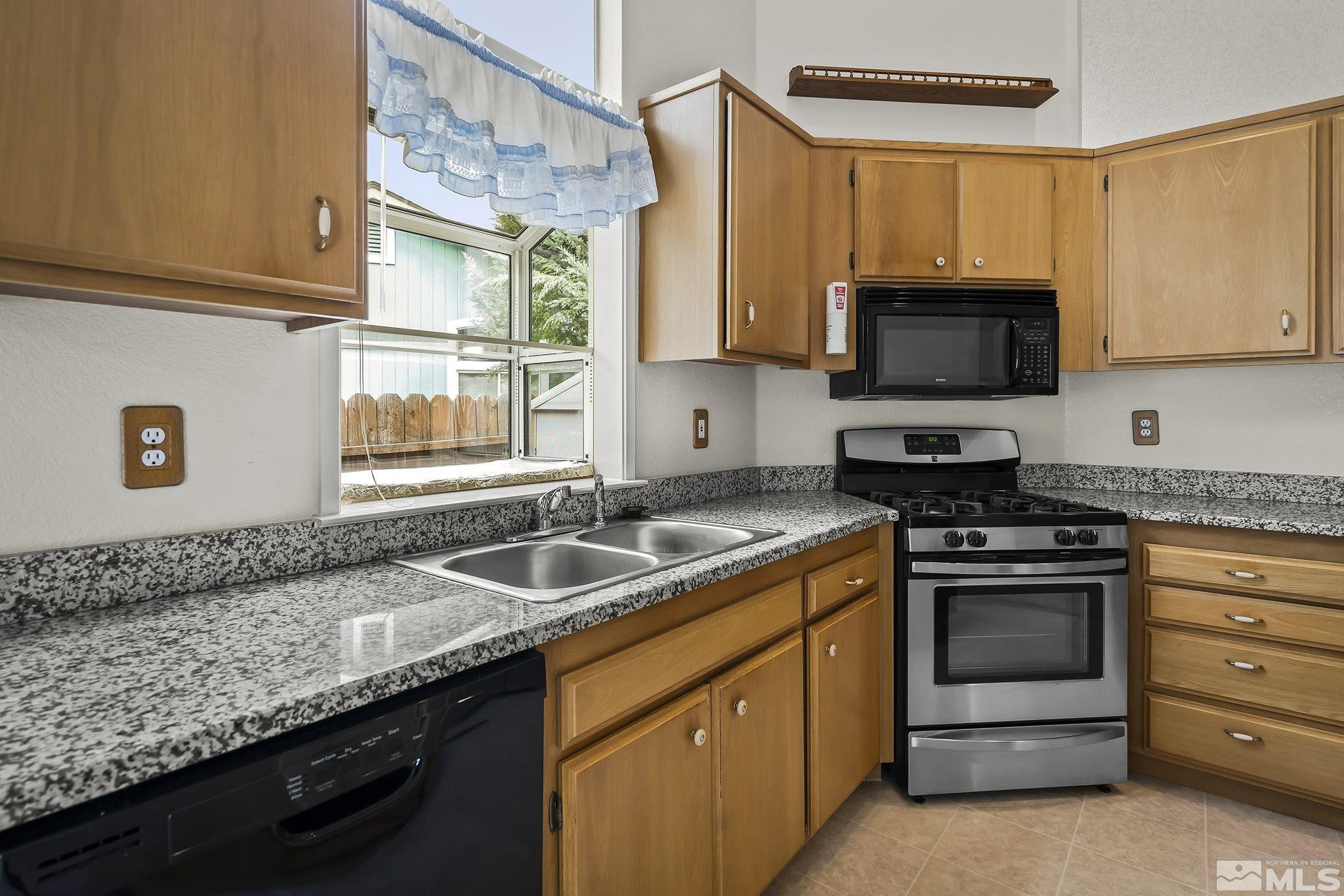 7680 Pickering Circle Reno, NV 89511 - Photo 8 of 28 Photo 8