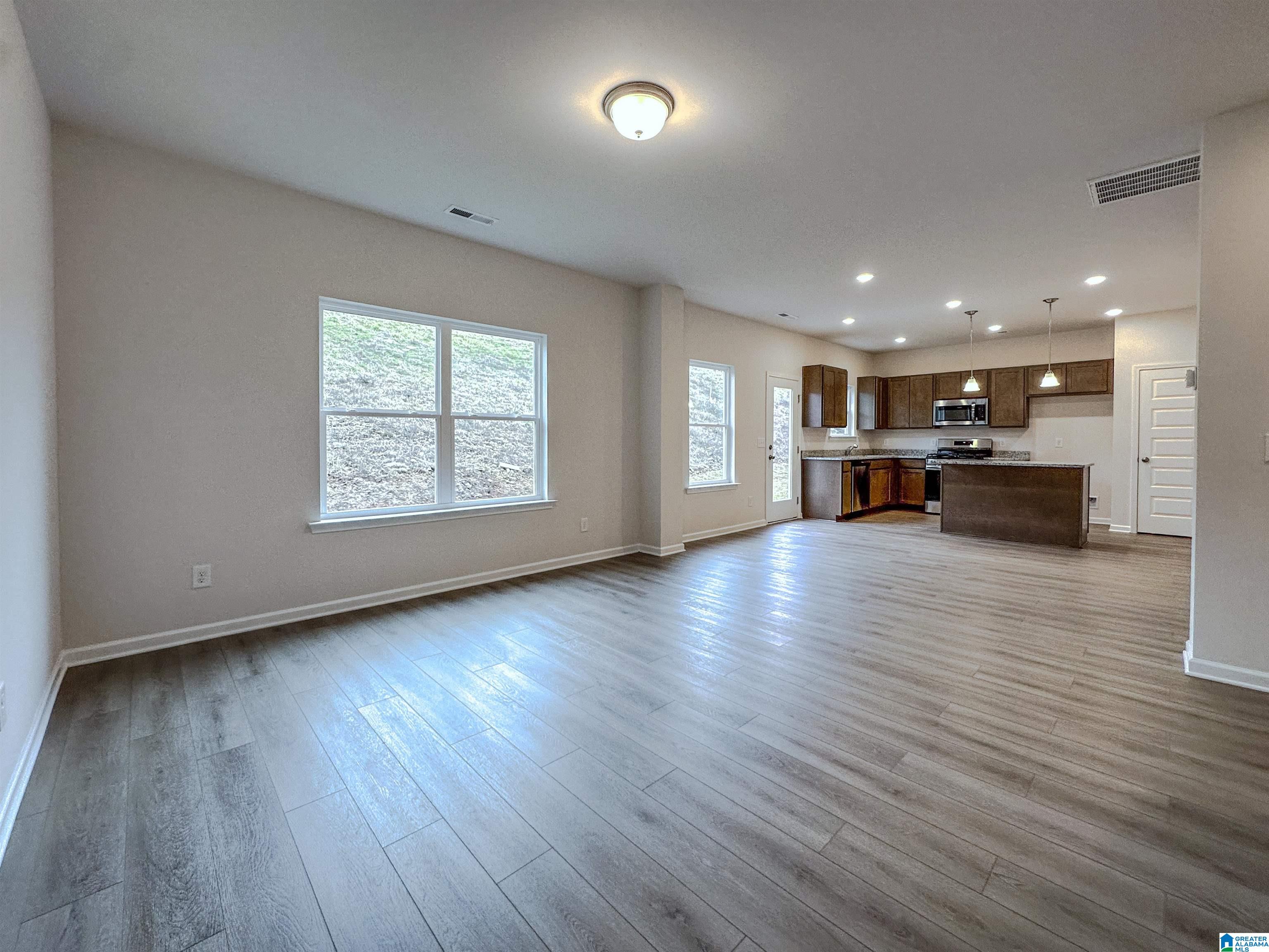 2037 Vly Run Leeds, AL 35094 - Photo 2 of 28