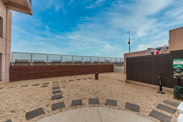 $3,050 | 100 West Broadway, Unit 4S, Long Beach, NY 11561