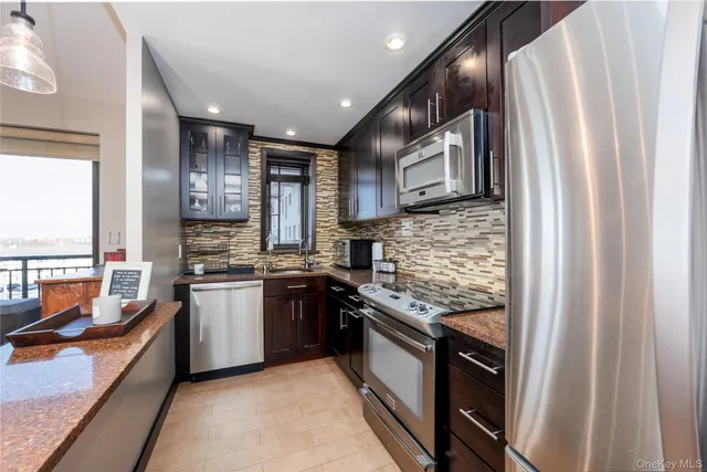 $3,050 | 100 West Broadway, Unit 4S, Long Beach, NY 11561